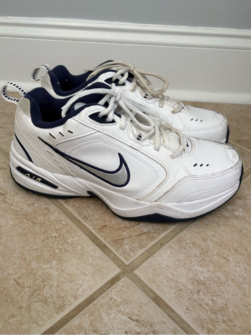 Nike Air Monarch IV men's training shoes size 8.5 4E extra WIDE